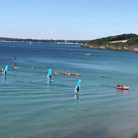 Vue Panoramique Sur La Baie De *